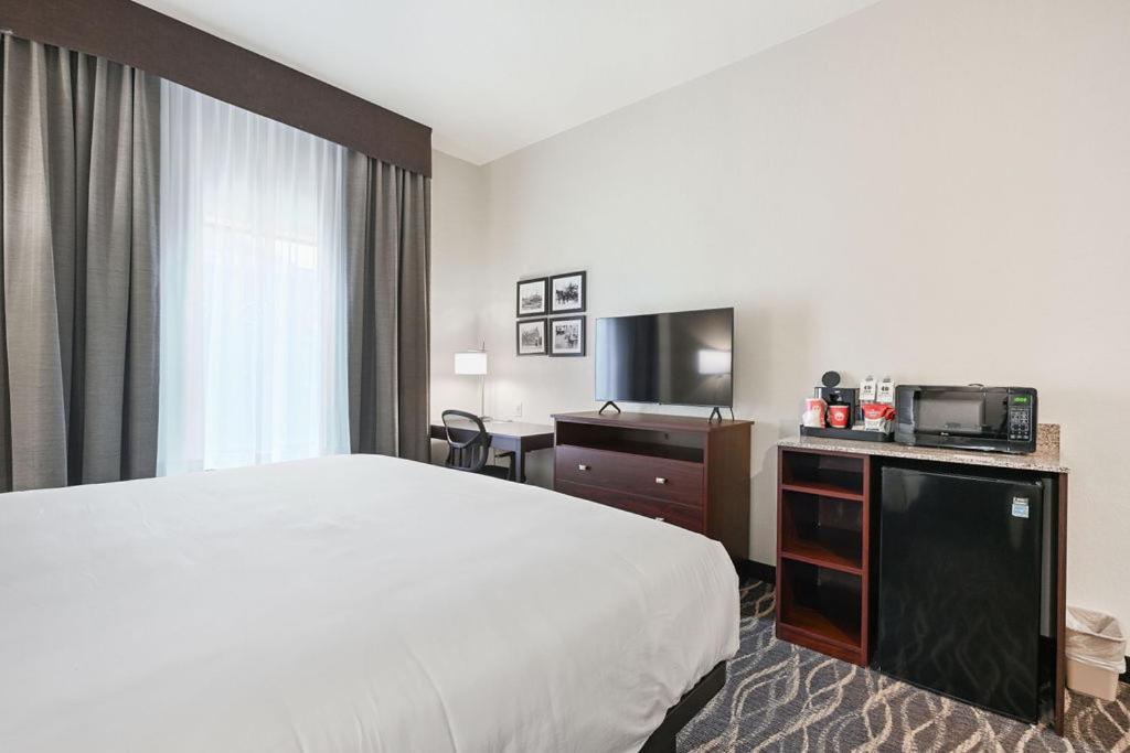 Cobblestone Hotel & Suites - Mosinee Buitenkant foto