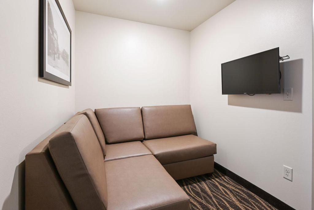 Cobblestone Hotel & Suites - Mosinee Buitenkant foto