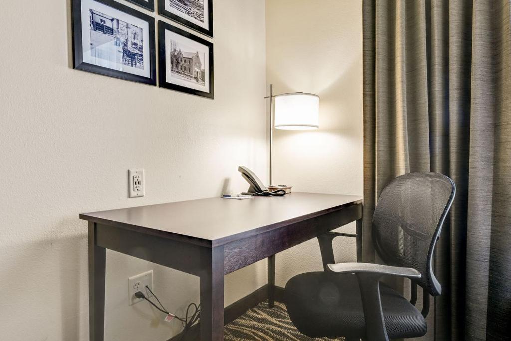 Cobblestone Hotel & Suites - Mosinee Buitenkant foto