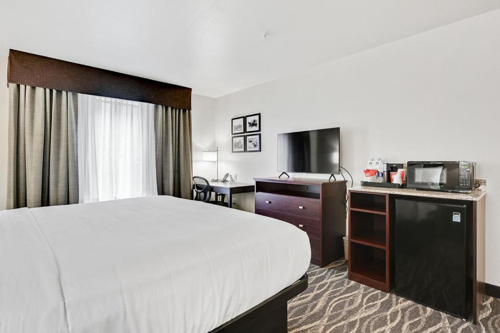 Cobblestone Hotel & Suites - Mosinee Buitenkant foto