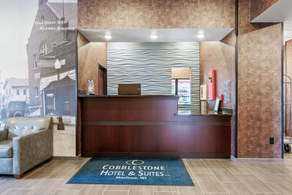 Cobblestone Hotel & Suites - Mosinee Buitenkant foto
