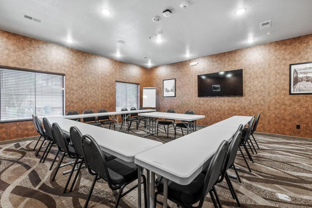 Cobblestone Hotel & Suites - Mosinee Buitenkant foto