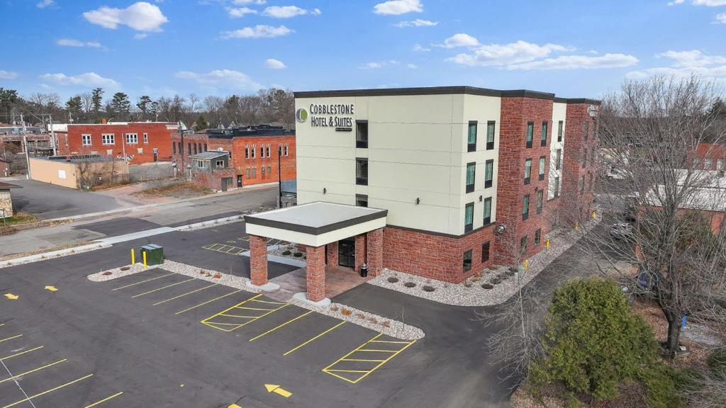 Cobblestone Hotel & Suites - Mosinee Buitenkant foto