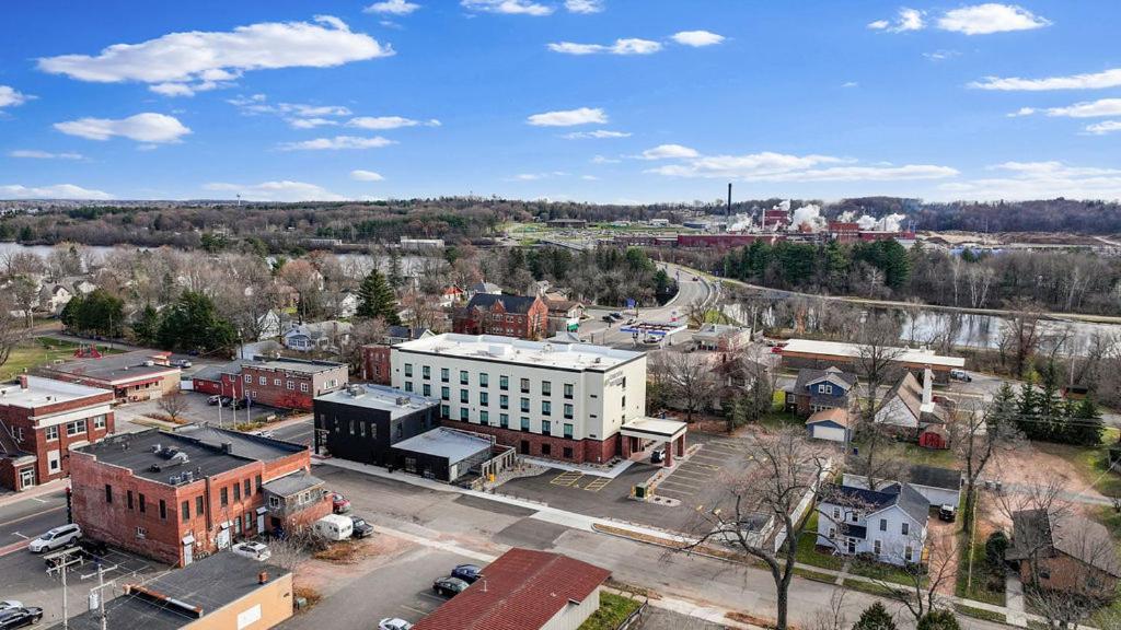 Cobblestone Hotel & Suites - Mosinee Buitenkant foto