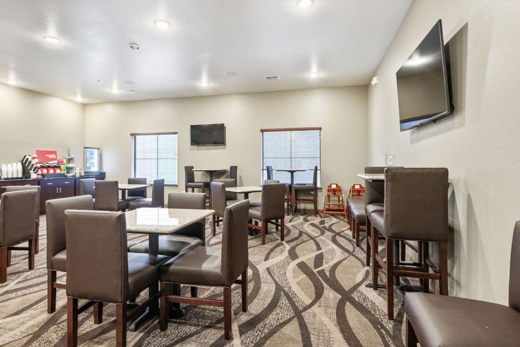 Cobblestone Hotel & Suites - Mosinee Buitenkant foto