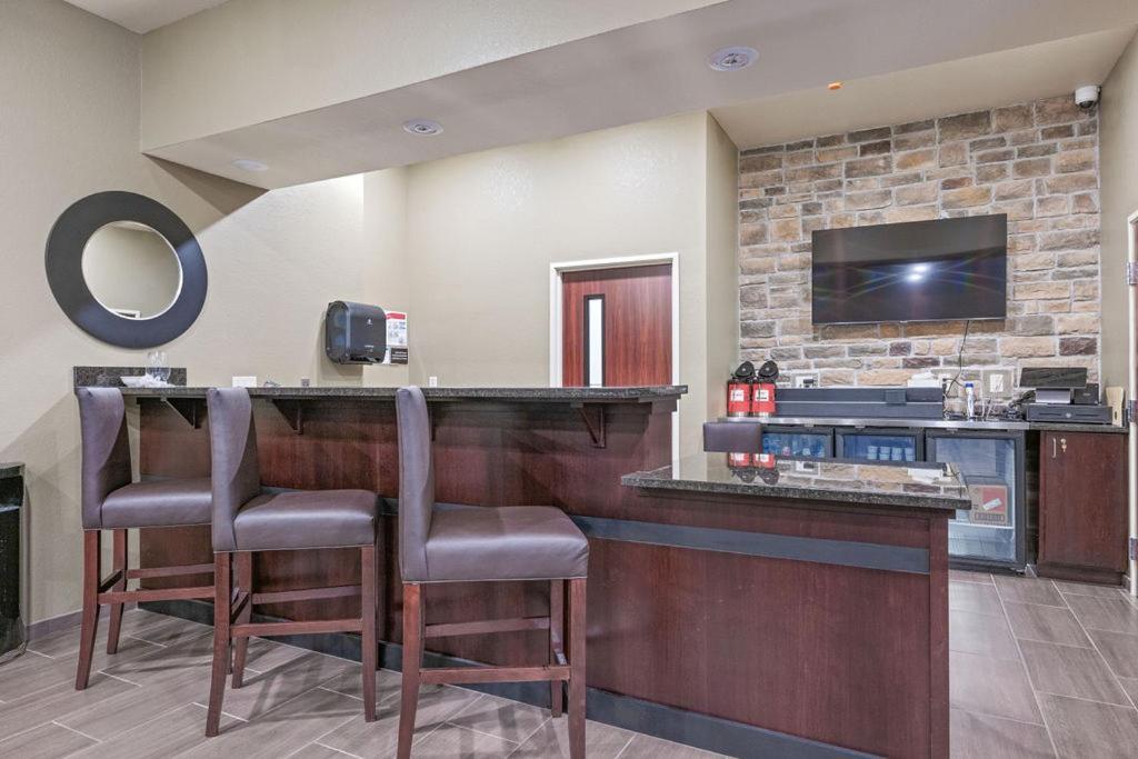 Cobblestone Hotel & Suites - Mosinee Buitenkant foto